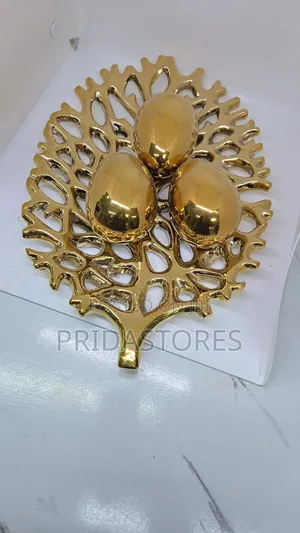Golden Luxury Centerpiece Décor