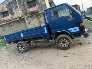 Toyota Dyna 1997 Blue