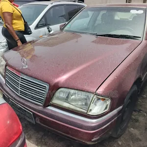 Mercedes-Benz C200 2000 Red
