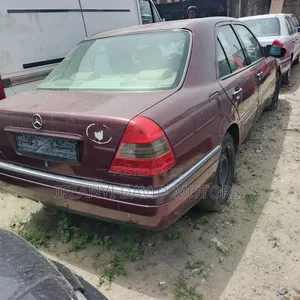 Mercedes-Benz C200 2000 Red