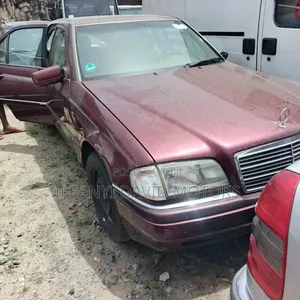 Mercedes-Benz C200 2000 Red