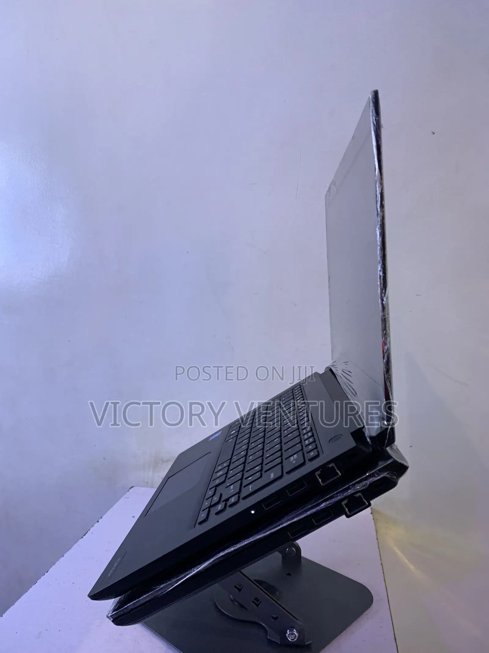 Laptop General Dynamics 4GB Intel Celeron SSD 128GB