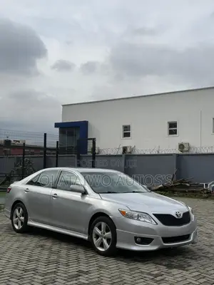 Toyota Camry SE V6 4dr Sedan (3.5L 6cyl 6A) 2012 Silver