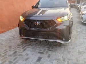 Toyota Highlander XSE AWD 2023 Gray