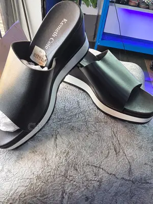 Classy Kemeth Coie Footwear