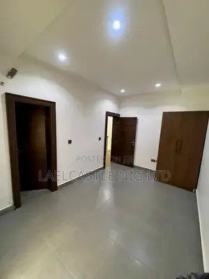 5bdrm Duplex in Quency Homes, Jahi for sale