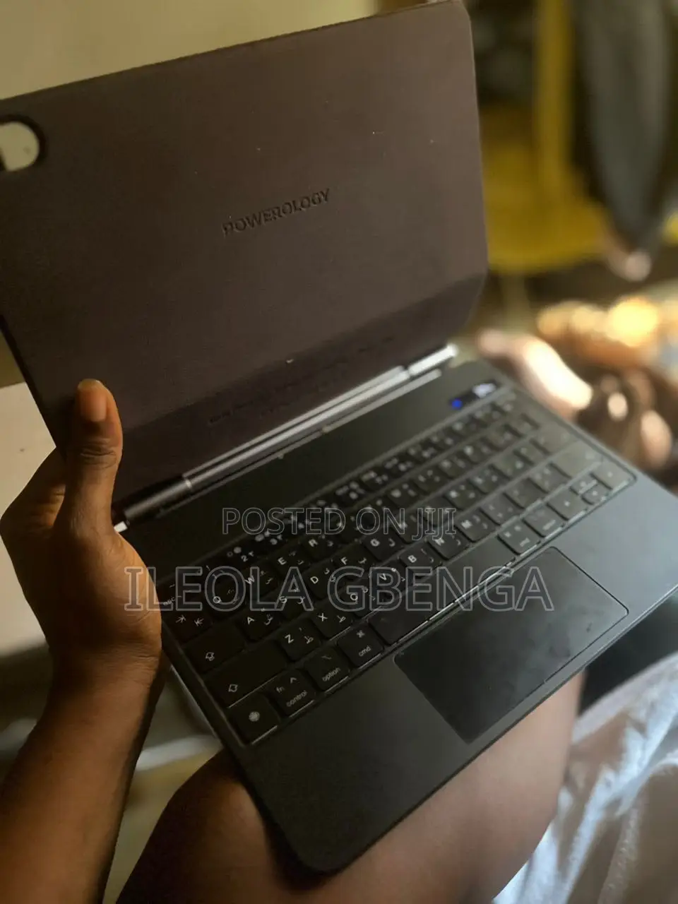 Bluetooth iPad Keyboard