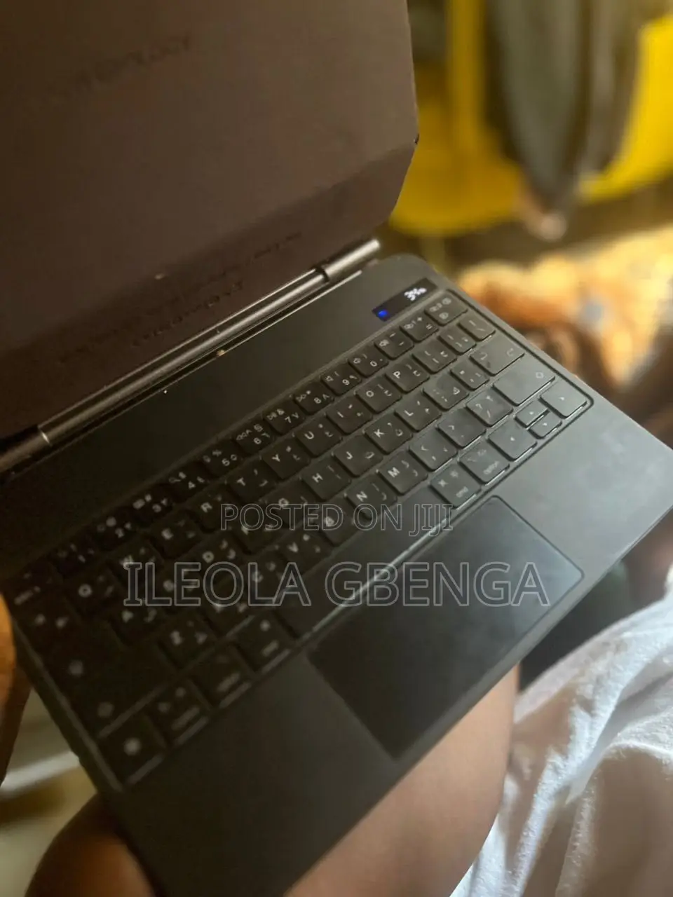 Bluetooth iPad Keyboard