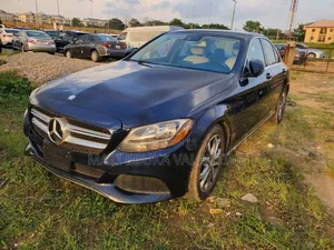Mercedes-Benz C300 2016 Blue