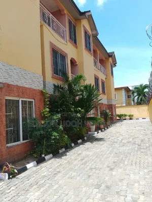 4bdrm Duplex in Lekki Phase 1 for rent