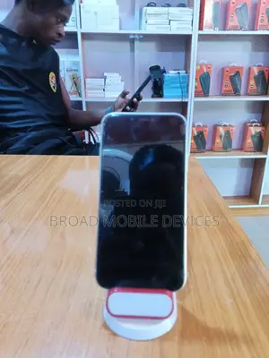 New Apple iPhone 11 128 GB White