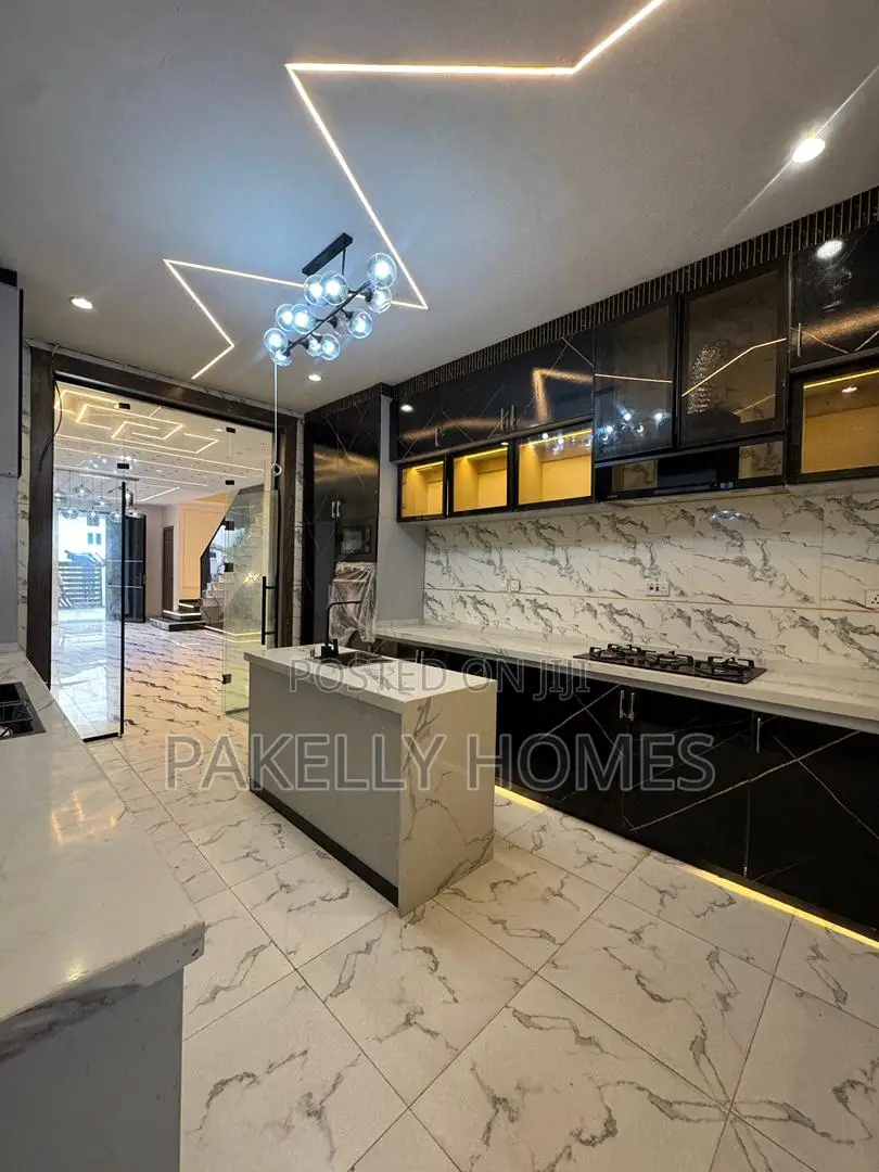 4 Bedroom Duplex