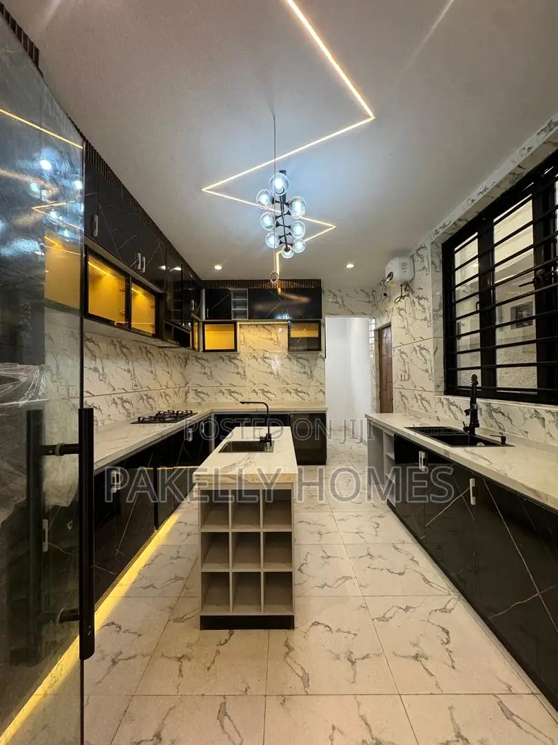 4 Bedroom Duplex