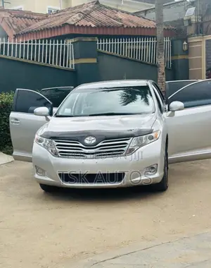 Toyota Venza AWD 2010 Silver