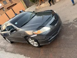 Toyota Camry 2.4 SE Automatic 2008 Gray