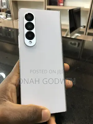 Samsung Galaxy Z Fold4 256 GB Gold