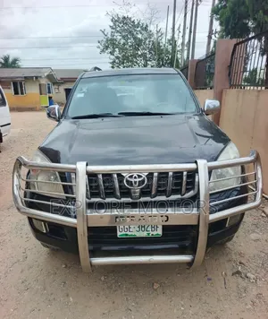 Toyota Land Cruiser Prado 2010 Black