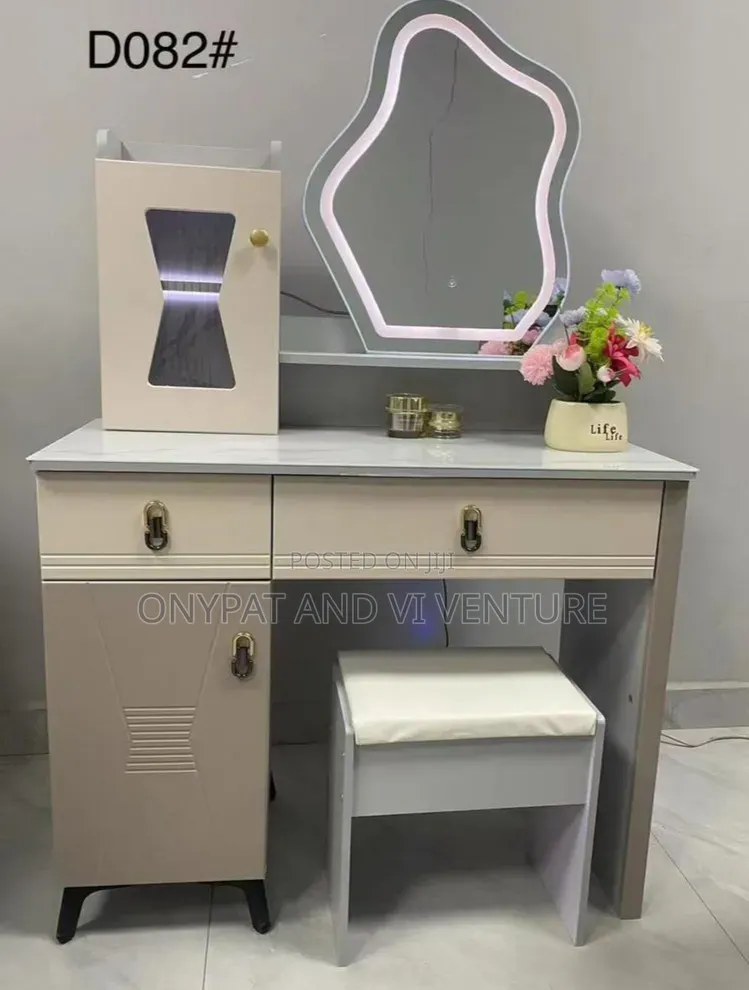 Quality Dressing Mirror Set