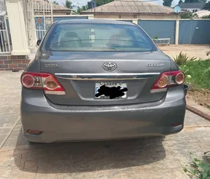 Toyota Corolla Base 4dr Sedan (1.8L 4cyl 5M) 2010