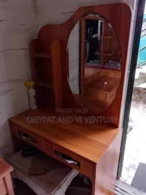 Classic Dressing Mirror With Table and Chairs