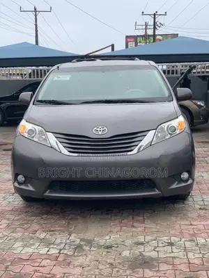 Toyota Sienna XLE 7 Passenger Mobility 2012 Gray