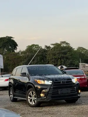 Toyota Highlander LE 2019 Black