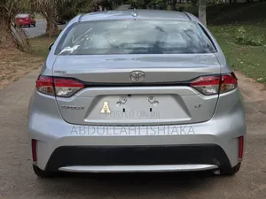 Toyota Corolla LE 2020 Silver