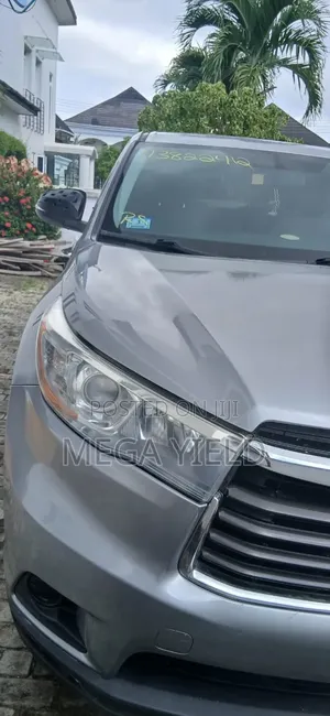 Toyota Highlander LE 4dr SUV (2.7L 4cyl 6A) 2015 Silver