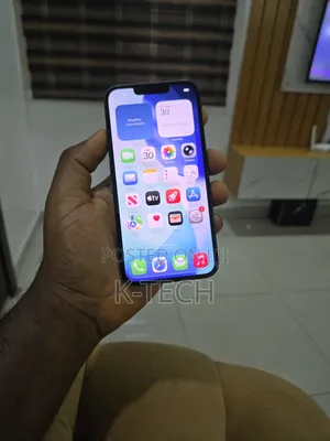 Apple iPhone 16e 128 GB Gray