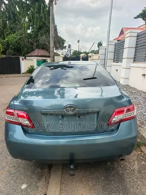 Toyota Camry Base 4dr Sedan (2.5L 4cyl 6M) 2010 Blue