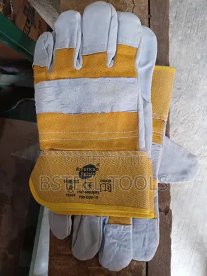 Pair Of Ash & Yellow Hand Gloves – Strong Protective Work Gloves