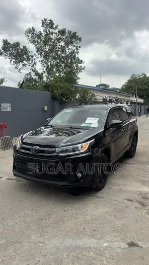 Toyota Highlander SE 4x4 V6 (3.5L 6cyl 8A) 2018 Black