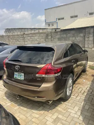 Toyota Venza 2010 Gold
