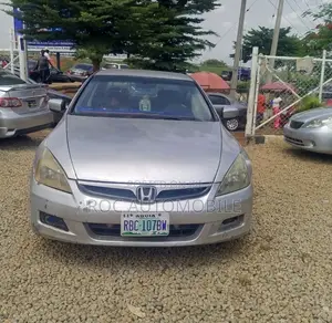 Honda Accord 2005 Gray