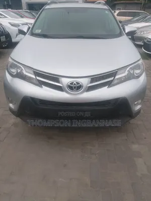 Toyota RAV4 XLE 4dr SUV AWD (2.5L 4cyl 6A) 2014 Gray