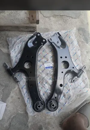Lower Control Arm Sienna 2012 and Highlander 2012