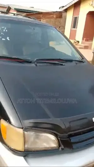 Toyota Sienna LE 2002 Black