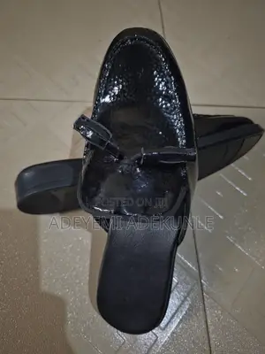 Half Men Shoe