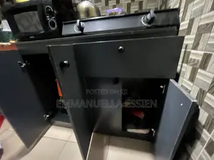 Kitchen Cabinets and Cupboards