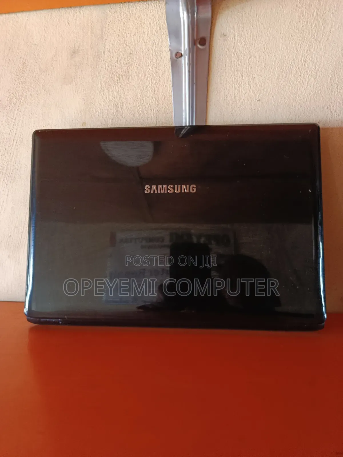 Laptop 2GB Intel HDD 250GB