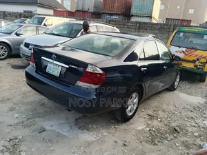 Toyota Camry 2.4 XLE 2005 Blue