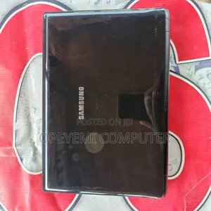 Laptop 2GB Intel HDD 250GB