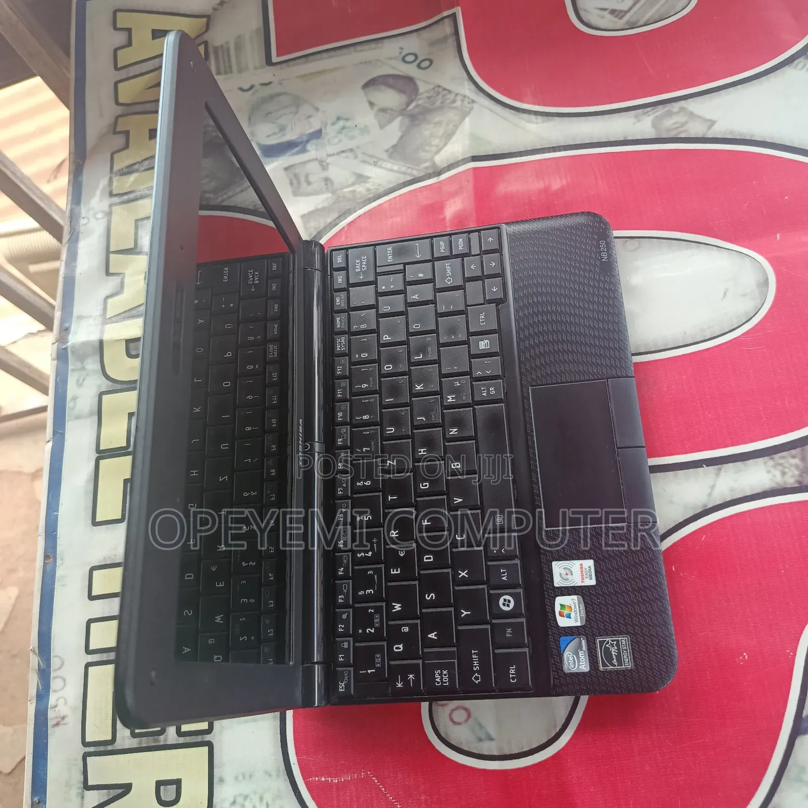 Laptop 2GB Intel HDD 250GB
