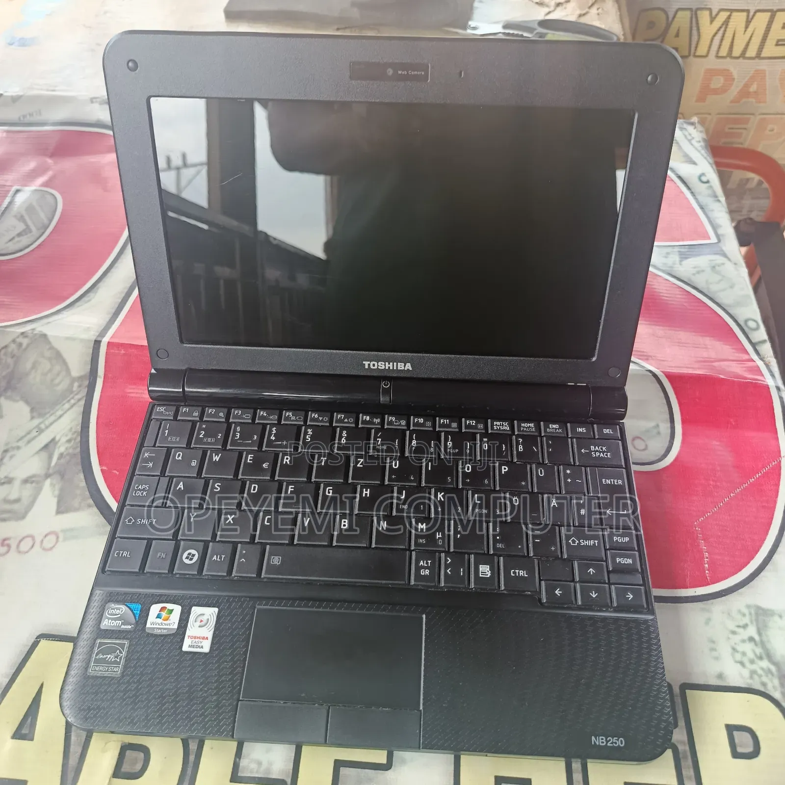 Laptop 2GB Intel HDD 250GB