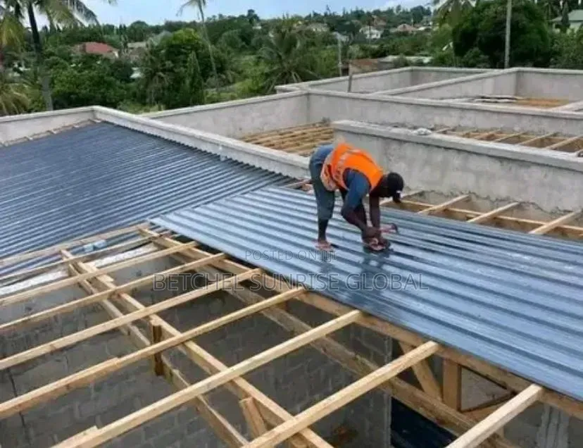 Long Span Aluminum Flat Roof Installation