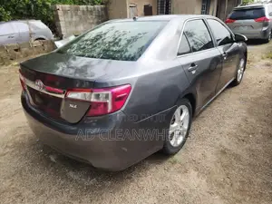Toyota Camry XLE 4dr Sedan (2.5L 4cyl 6A) 2013 Gray