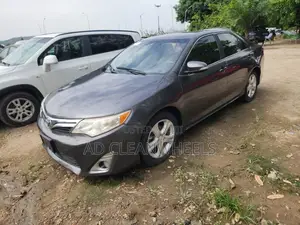 Toyota Camry XLE 4dr Sedan (2.5L 4cyl 6A) 2013 Gray