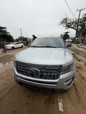 Ford Explorer 2018 Silver