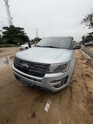 Ford Explorer 2018 Silver