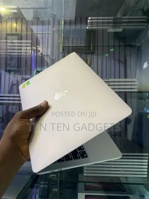Laptop Apple MacBook Pro 2020 16GB Apple M1 SSD 512GB
